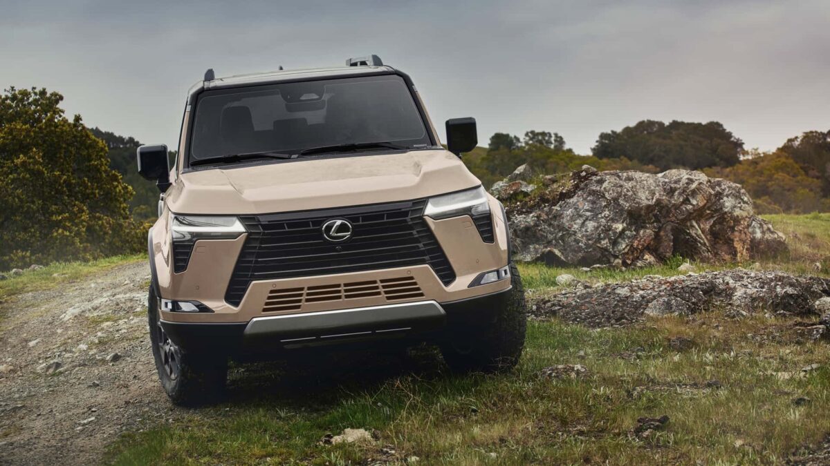 2024 lexus gx 550 overtrail 2 لكزس تكشف الستار عن GX 2024 الجيل الجديد كلياً بلغة تصميم أكثر جراءة وداخلية أفخم