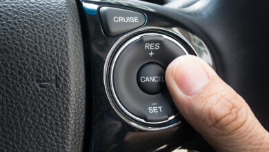 Cruise Control usingAR27092021 هل مثبت السرعة في السيارة له عيوب؟