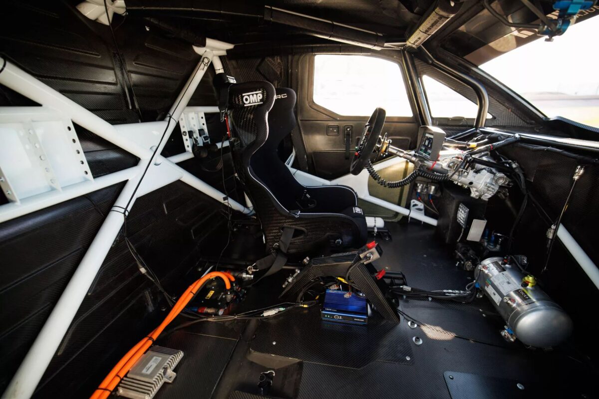 Ford Transit SuperVan 00010 فورد تصنع سوبرفان كهربائية خارقة بقوة تتجاوز 1400 حصان لتسلق مرتفعات Pikes Peak الأمريكية