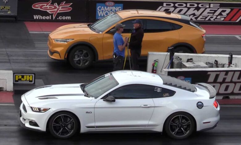 ford mustang mach e vs mustang gt drag race فورد موستنج ماك اي الكهربائية تواجه موستنج GT واكسبلورر في سباقات تسارع مثيرة