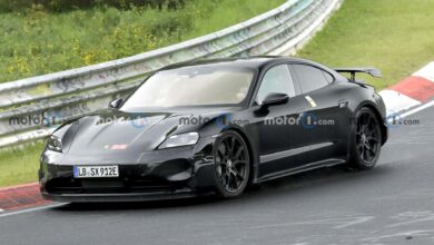 porsche taycan turbo gt front view spy photo 3 بورشه تستعد لصعق عالم السيارات الكهربائية بموديل تايكان توربو GT بقوة تتجاوز ألف حصان!