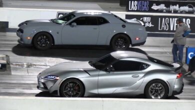 toyota supra vs dodge challenger hellcat drag race هل تصمد تويوتا سوبرا أمام دودج تشالنجر هيلكات في سباقات التسارع؟