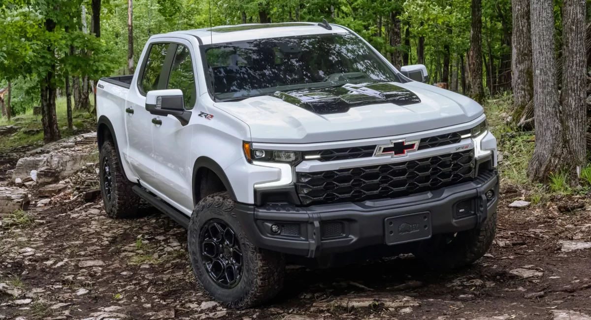 2023 Chevrolet Silverado ZR جنرال موتورز تتفوق على تويوتا في مبيعات النصف الأول من 2023 بالولايات المتحدة