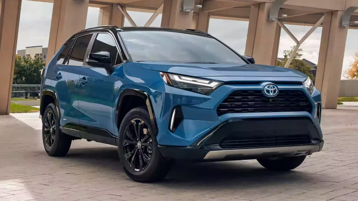 2023 Toyota RAV4 جنرال موتورز تتفوق على تويوتا في مبيعات النصف الأول من 2023 بالولايات المتحدة