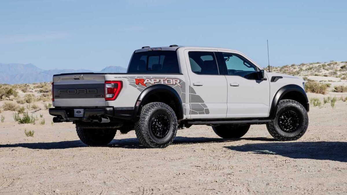 2023 ford f 150 raptor r exterior 1 هذه أعلى شاحنات البيك أب مبيعاً في السوق الأمريكي خلال 2023