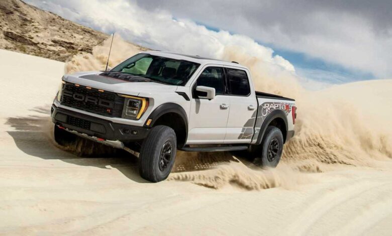 2023 ford f 150 raptor r exterior 2 هذه أعلى شاحنات البيك أب مبيعاً في السوق الأمريكي خلال 2023