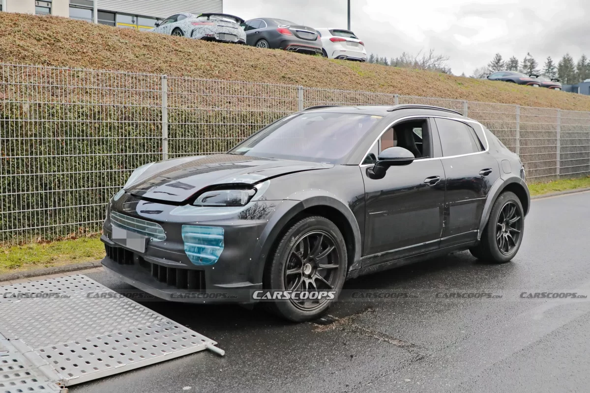 2026 Porsche Cayenne EV Mule 706 7 أول ظهور لبورشه كايين الكهربائية الجديدة كلياً أثناء اختبارها