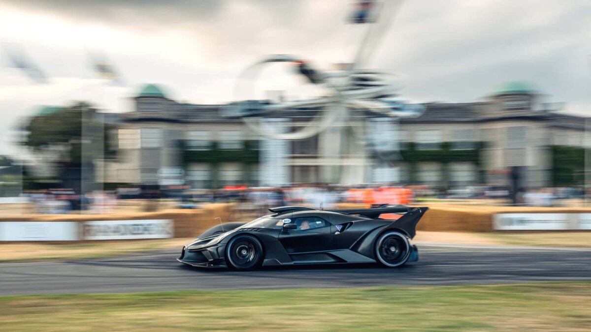 bugatti bolide at goodwood 3 بوجاتي تستعرض أداء بولايد الرائعة، آخر سيارة مزودة بمحرك 16 سلندر الأيقوني للعلامة، في مهرجان السرعة البريطاني