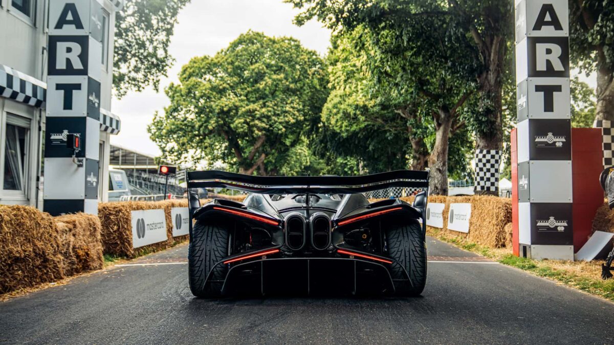 bugatti bolide at goodwood 6 بوجاتي تستعرض أداء بولايد الرائعة، آخر سيارة مزودة بمحرك 16 سلندر الأيقوني للعلامة، في مهرجان السرعة البريطاني