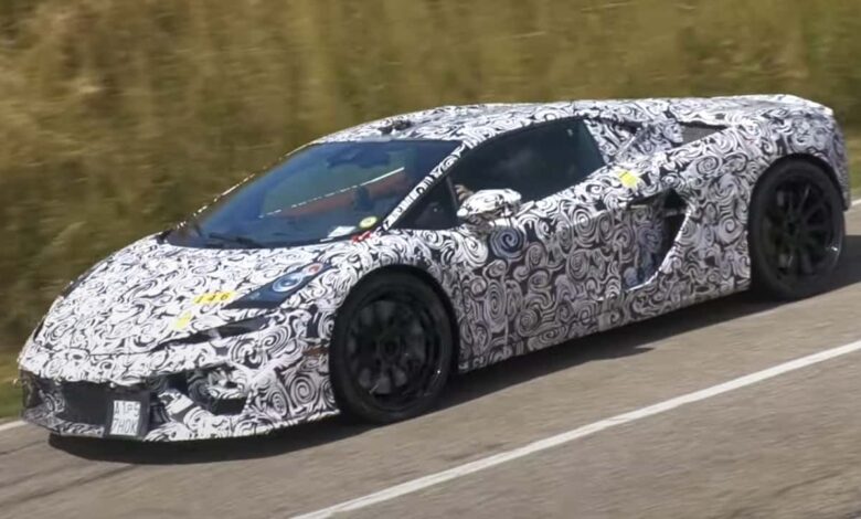 lamborghini huracan successor spy video أول فيديو تجسسي لخليفة لامبورجيني هوراكان الجديدة كلياً وسماع صوت محركها