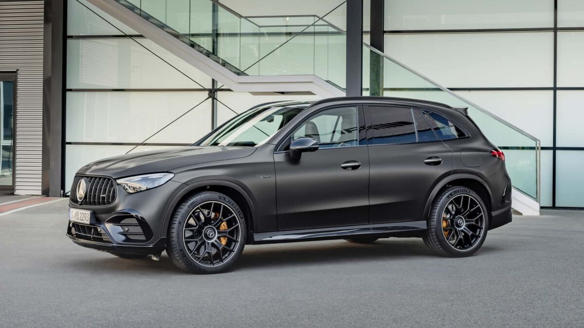 مرسيدس glc 14 مرسيدس تكشف النقاب عن إصدارات AMG GLC الرائدة الجديدة بمحركات 4 سلندر توربو قوية