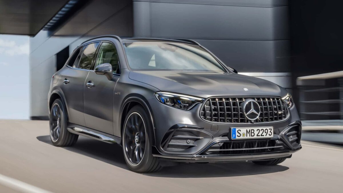 مرسيدس glc 16 مرسيدس تكشف النقاب عن إصدارات AMG GLC الرائدة الجديدة بمحركات 4 سلندر توربو قوية