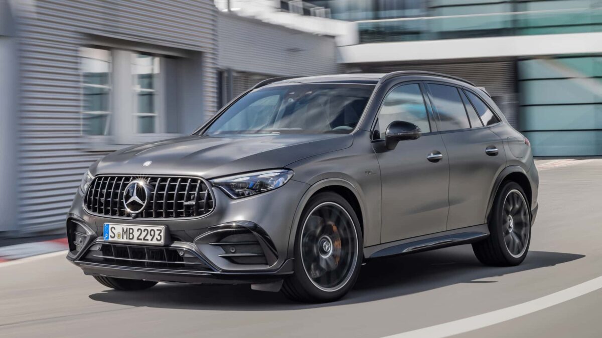 مرسيدس glc 18 مرسيدس تكشف النقاب عن إصدارات AMG GLC الرائدة الجديدة بمحركات 4 سلندر توربو قوية