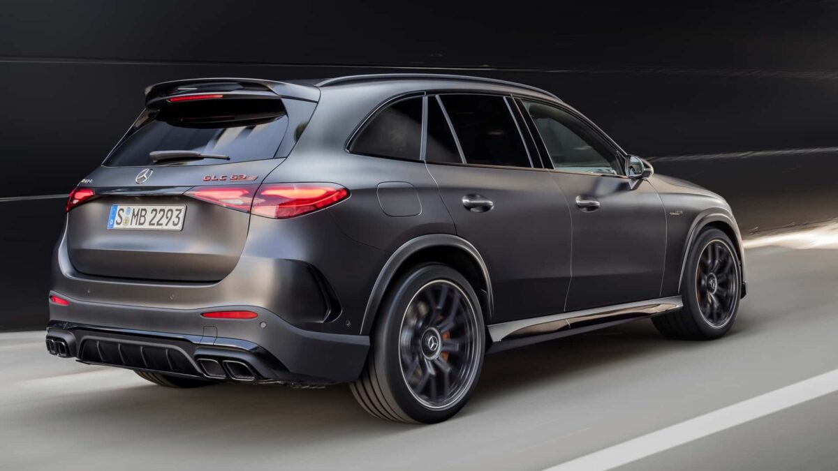 مرسيدس glc 24 مرسيدس تكشف النقاب عن إصدارات AMG GLC الرائدة الجديدة بمحركات 4 سلندر توربو قوية