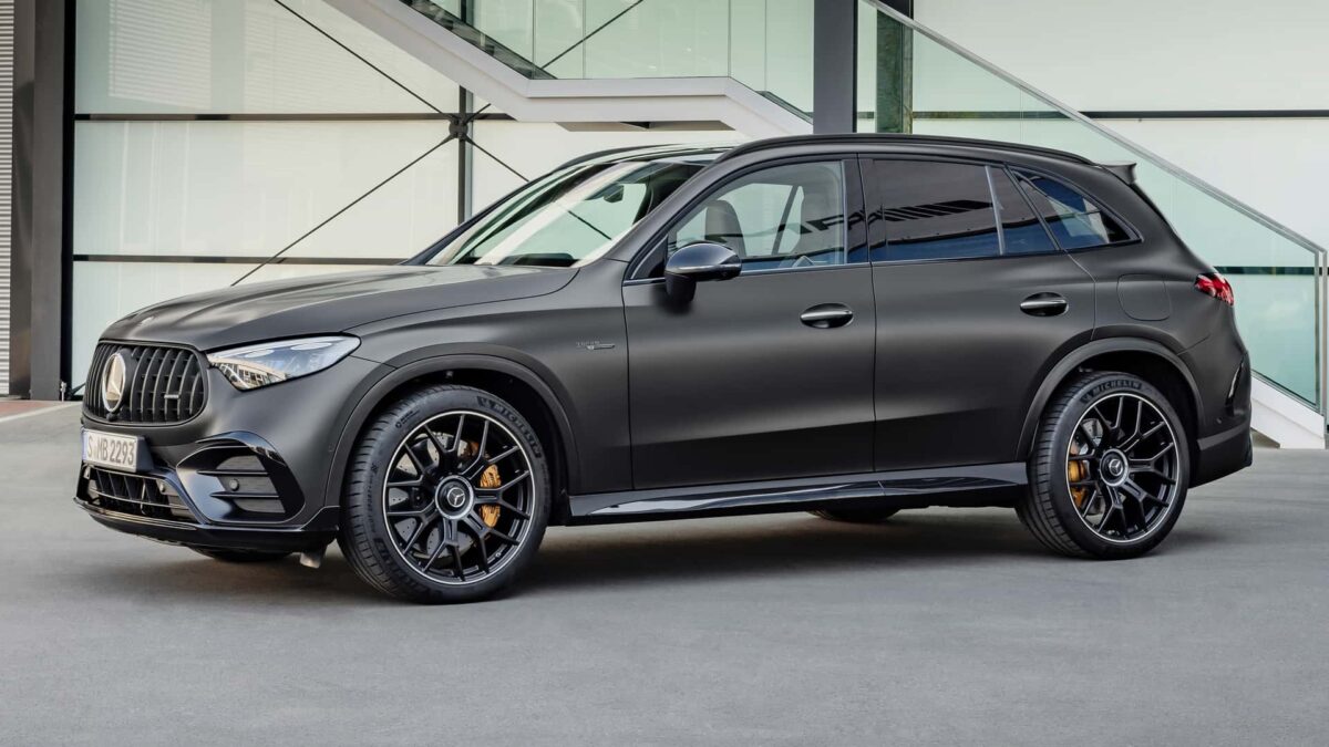 مرسيدس glc 27 مرسيدس تكشف النقاب عن إصدارات AMG GLC الرائدة الجديدة بمحركات 4 سلندر توربو قوية