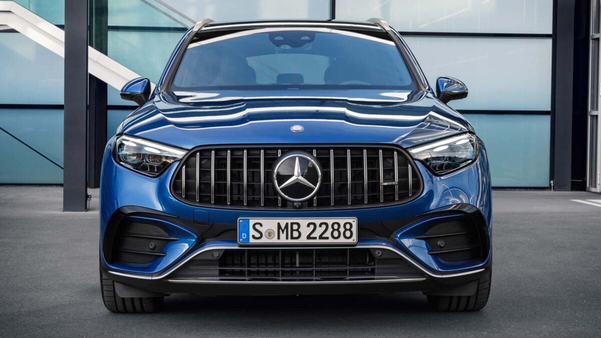 مرسيدس glc 32 مرسيدس تكشف النقاب عن إصدارات AMG GLC الرائدة الجديدة بمحركات 4 سلندر توربو قوية