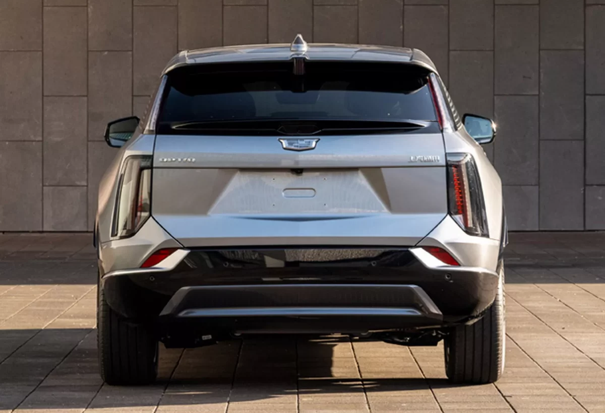 2024 Cadillac Optiq Electric SUV 3 كاديلاك ستكشف عن سيارتين كهربائيتين جديدتين هذا العام بجانب اسكاليد IQ الفاخرة