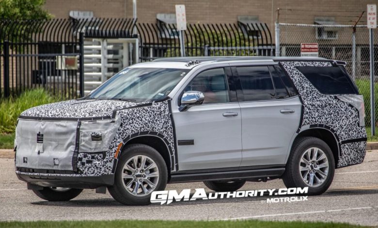 2024 Chevrolet Tahoe Premier Prototype Spy Shots July 2023 Exterior 004 1024x683 1 شيفروليه تؤجل تحديثات منتصف العمر لتاهو وسوبربان لما بعد 2024