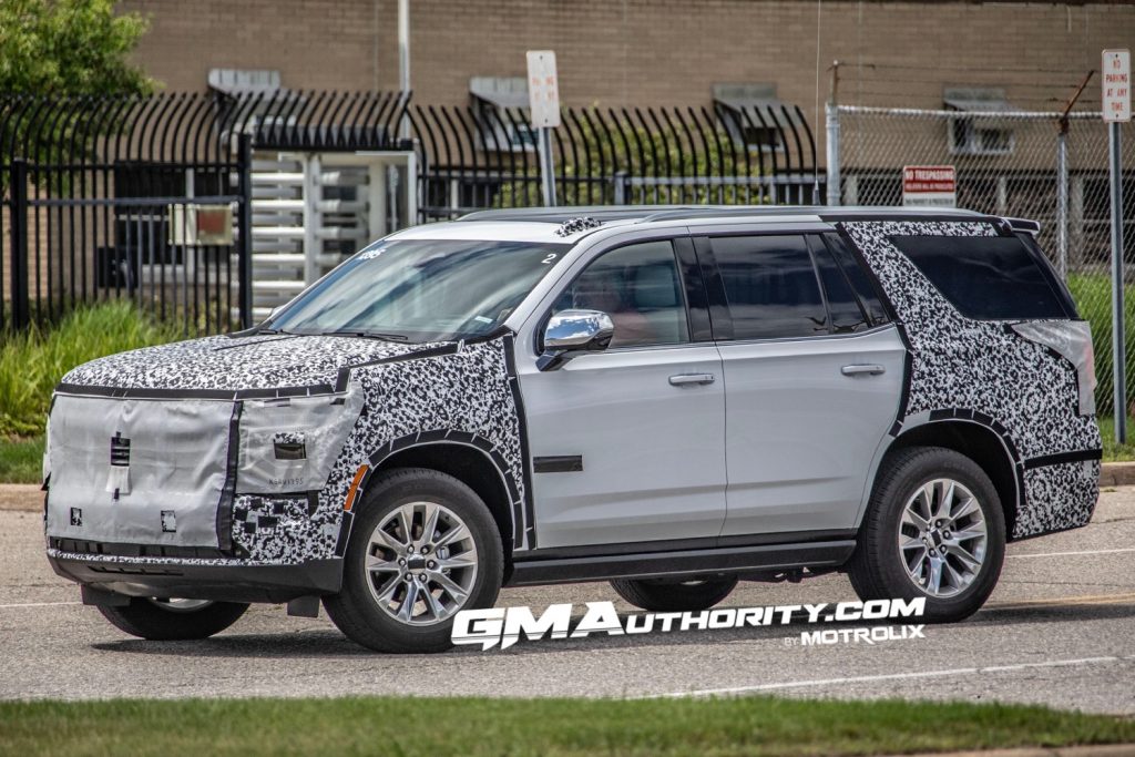 2024 Chevrolet Tahoe Premier Prototype Spy Shots July 2023 Exterior 004 1024x683 1 شيفروليه تؤجل تحديثات منتصف العمر لتاهو وسوبربان لما بعد 2024