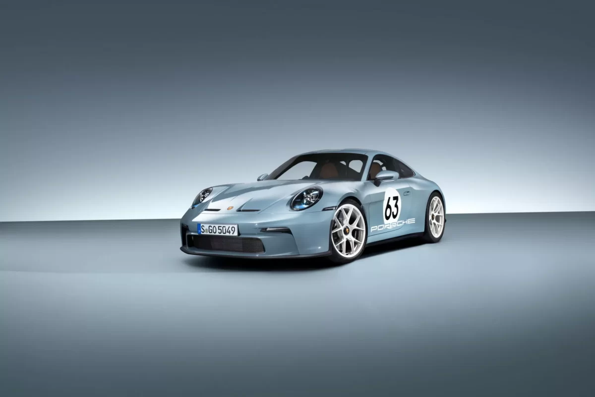 2024 Porsche 911 S T 40 2048x1367 1 بورشه تحتفل بالذكرى الستين لموديل 911 الأيقوني بإصدار حصري جديد بتعديلات عميقة