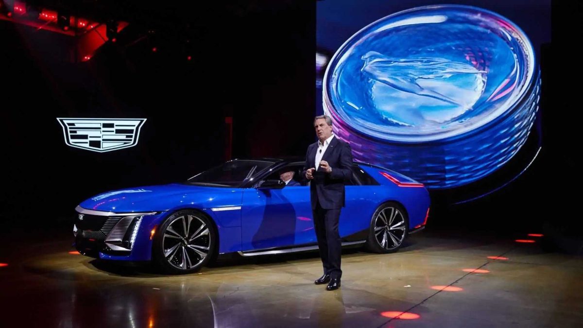 2024 cadillac celestiq reveal 3 كاديلاك سيليستيك الجديدة الأفخم في تاريخ العلامة يبدأ سعرها رسمياً من 340 ألف دولار