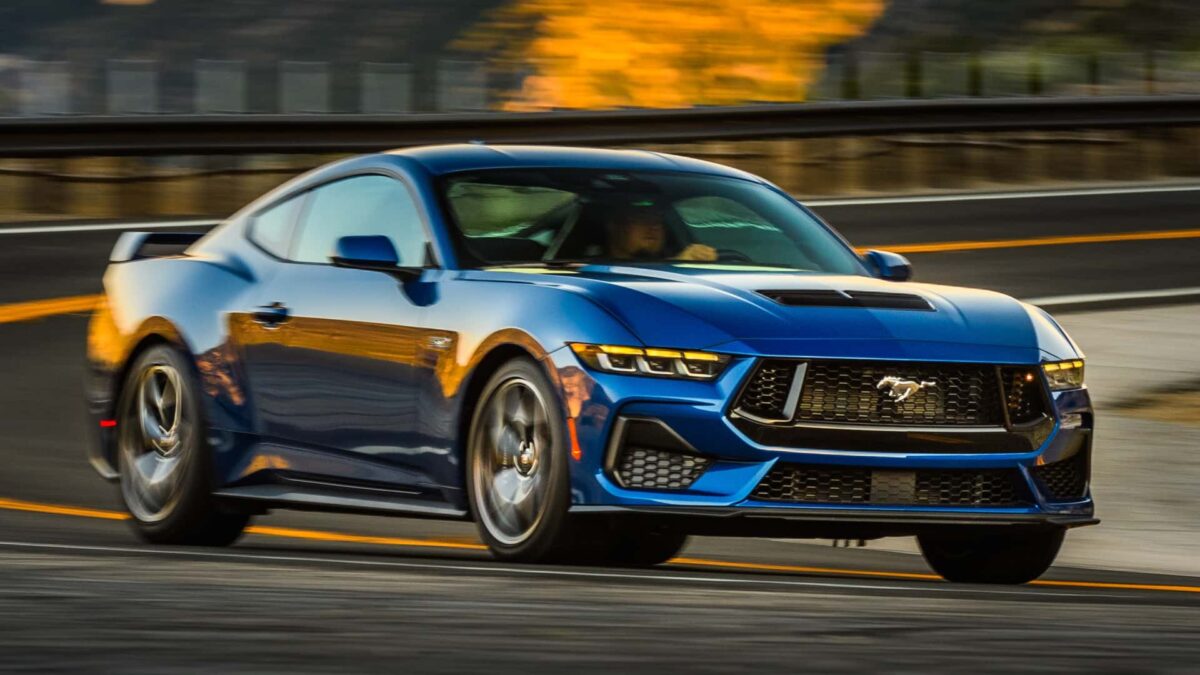 2024 ford mustang gt exterior front quarter 3 فورد ترفض اقتراحات إيقاف محركات 8 سلندر وتؤكد أن موستنج لن تكون كهربائية لأعوام طويلة قادمة