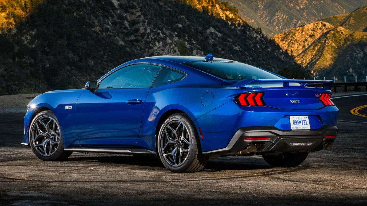 2024 ford mustang gt exterior rear quarter فورد ترفض اقتراحات إيقاف محركات 8 سلندر وتؤكد أن موستنج لن تكون كهربائية لأعوام طويلة قادمة