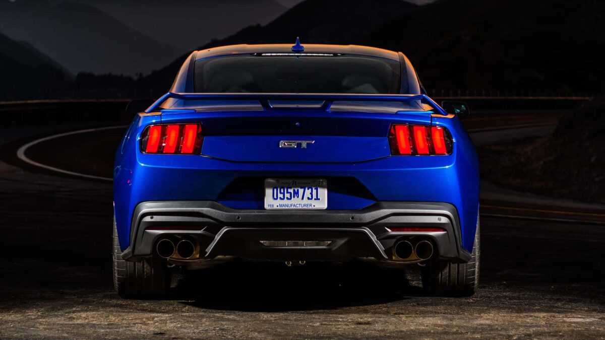 2024 ford mustang gt exterior rear view فورد ترفض اقتراحات إيقاف محركات 8 سلندر وتؤكد أن موستنج لن تكون كهربائية لأعوام طويلة قادمة