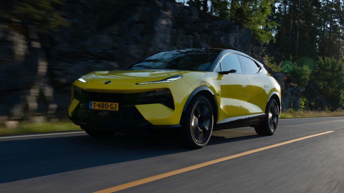 2024 lotus eletre s exterior front quarter علامة لوتس البريطانية المملوكة لجيلي تحاول استعادة مجدها بموديل إليتير الكهربائي الجديد