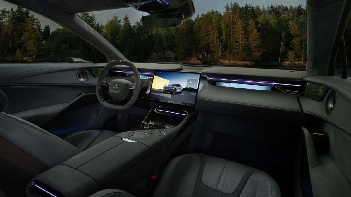 2024 lotus eletre s interior dashboard علامة لوتس البريطانية المملوكة لجيلي تحاول استعادة مجدها بموديل إليتير الكهربائي الجديد