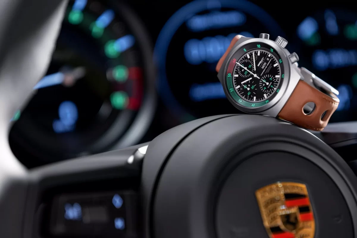 Porsche 911 ST Chronograph 15 بورشه تكشف عن ساعة يد فاخرة حصرية جداً بسعر 50 ألف ريال للاحتفال بالذكرى الستين لطرح موديل 911 الأيقوني