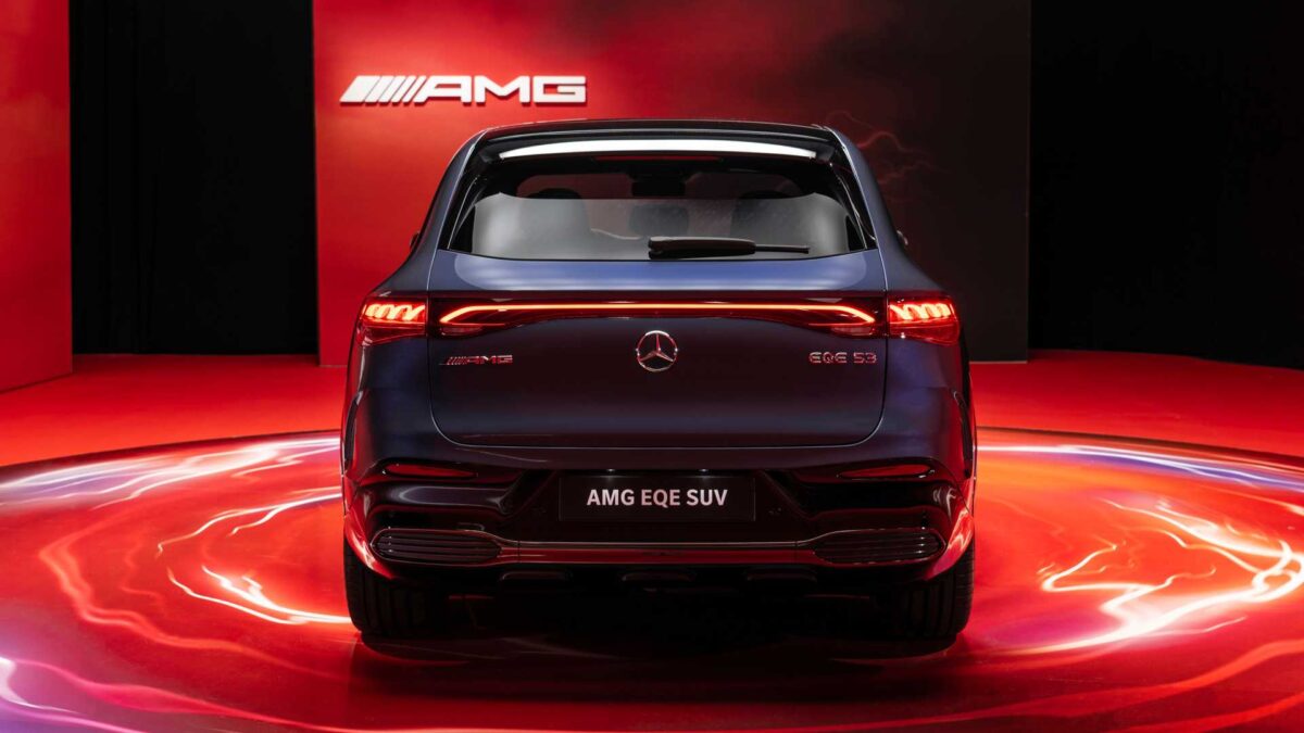 مرسيدس EQE SUV 4 مرسيدس تطرح AMG EQE SUV الكهربائية الجديدة في السوق الأمريكي بقوة 677 حصان