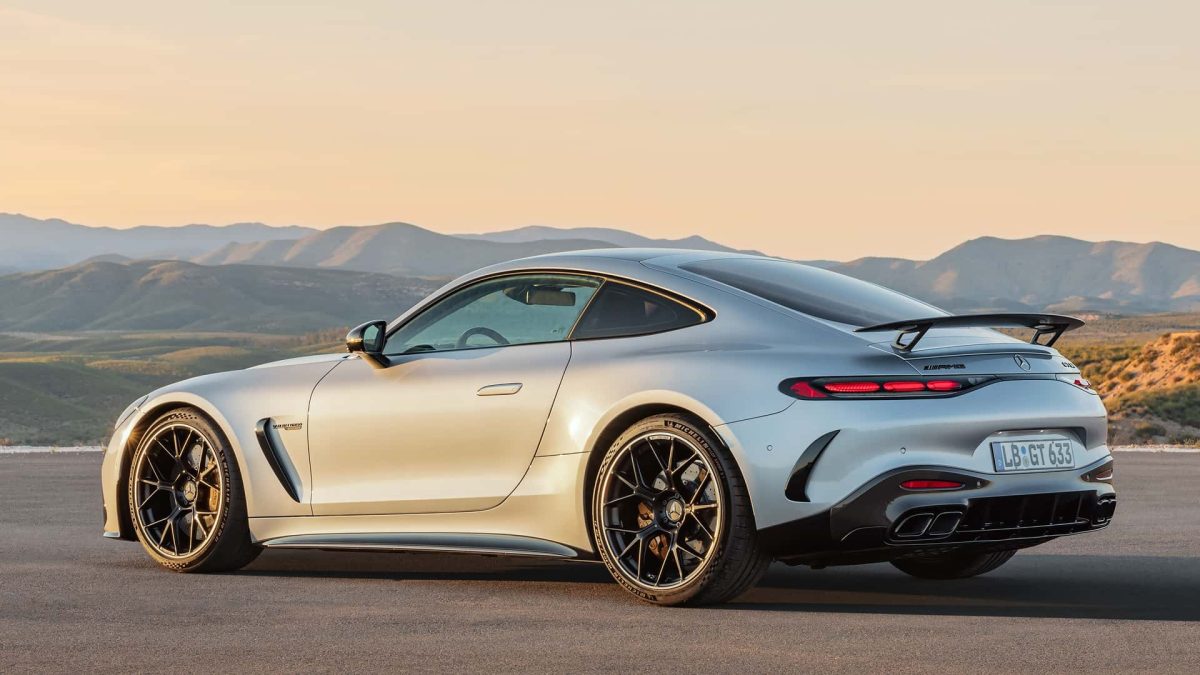 مرسيدس جي تي 1 مرسيدس تكشف الستار عن AMG GT الجيل الجديد بمحرك 8 سلندر قوي وداخلية 4 ركاب