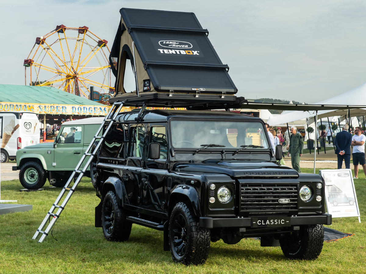 LAND ROVER CLASSIC INTRODUCES NEW CLASSIC DEFENDER PARTS AT GOODWOOD REVIVAL 1 1 أصيلة وأصلية: لاند روڤر كلاسيك تقدم قطع غيار ديفندر الكلاسيكية الجديدة في مهرجان "جودوود ريڤايڤال"