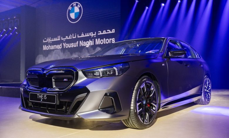 PHOTO 2023 11 13 16 36 1711 سيارة BMW i5 الكهربائية الجديدة كلياً، الجيل الثامن من الفئة الخامسة تعيد تعريف مستقبل التنقل في المملكة العربية السعودية