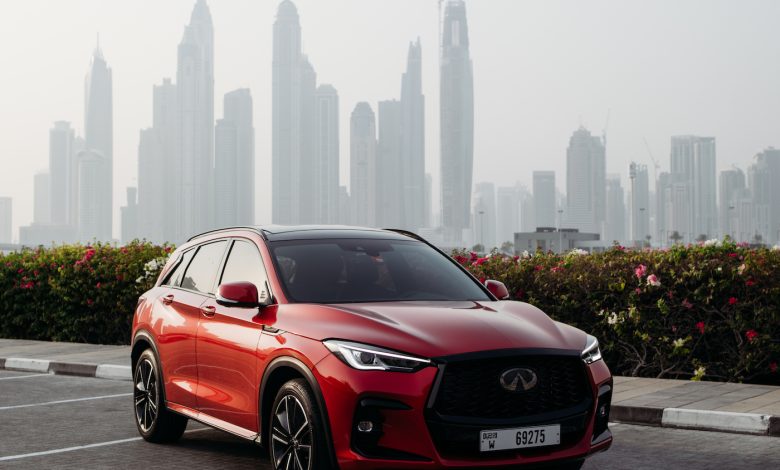 INFINITIQX50 Front إنفينيتي QX50 للعام 2024:الارتقاء بالفخامة والسلامة على الطريق