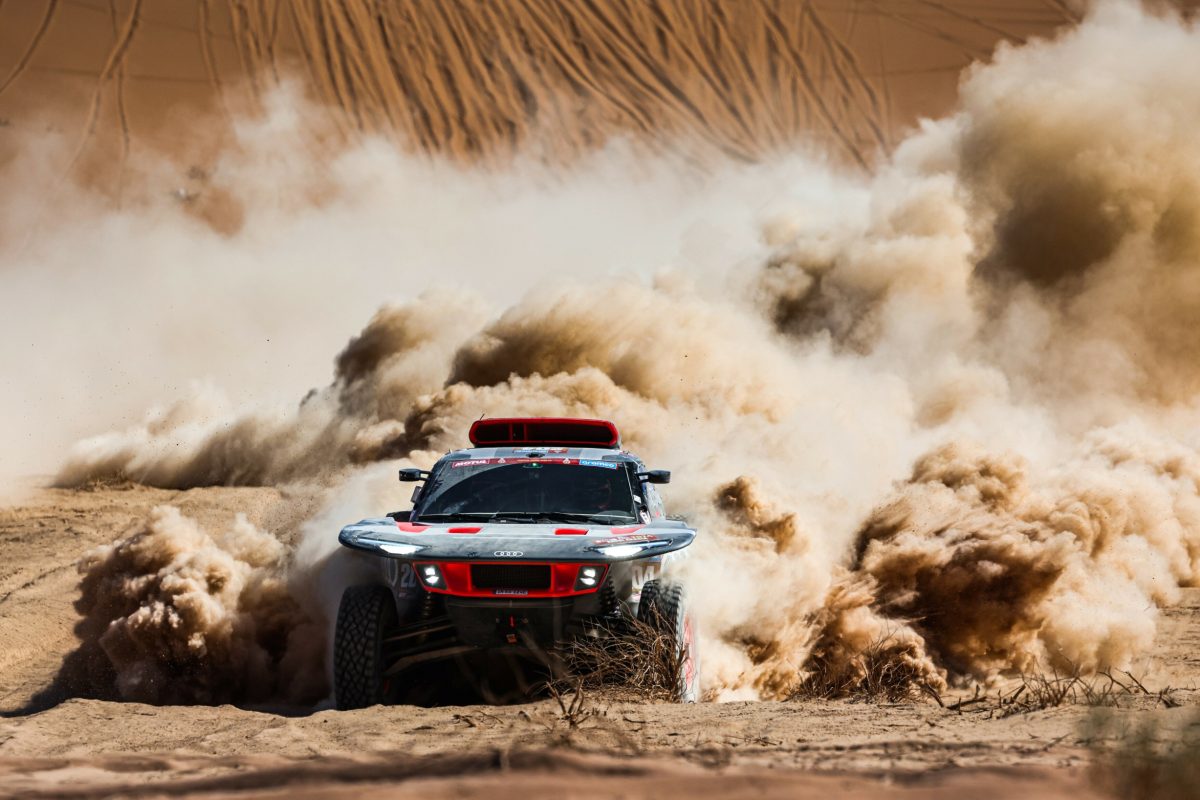 Audi Dakar 2 أودي تحقق إنجازاً تاريخياً في رالي داكار