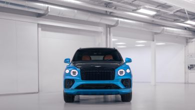 Image 1 Bentayga Kingfisher EWB Front View Bentayga EWB بقاعدة العجلات الممدَّدة – خيارات لا محدودة من ابتكار Mulliner