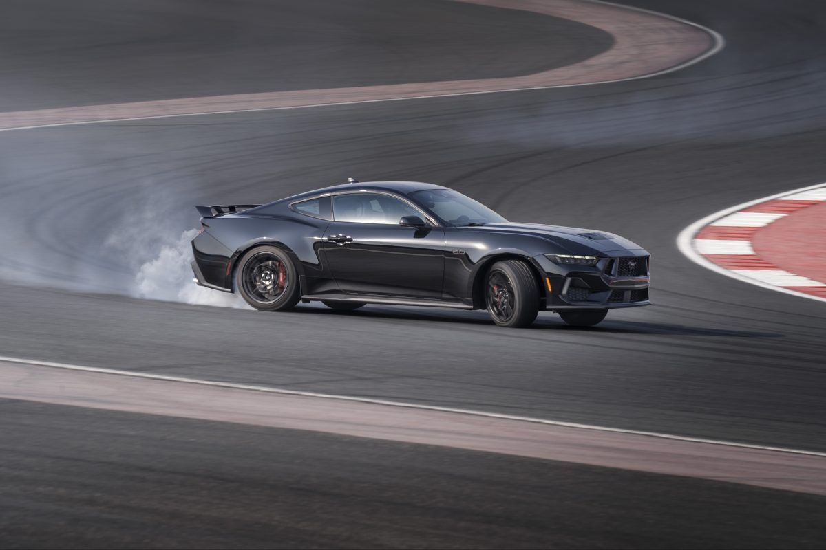 New Ford Mustang 1 of 2 فورد موستانج المقبلة: أيقونة تولد من جديد