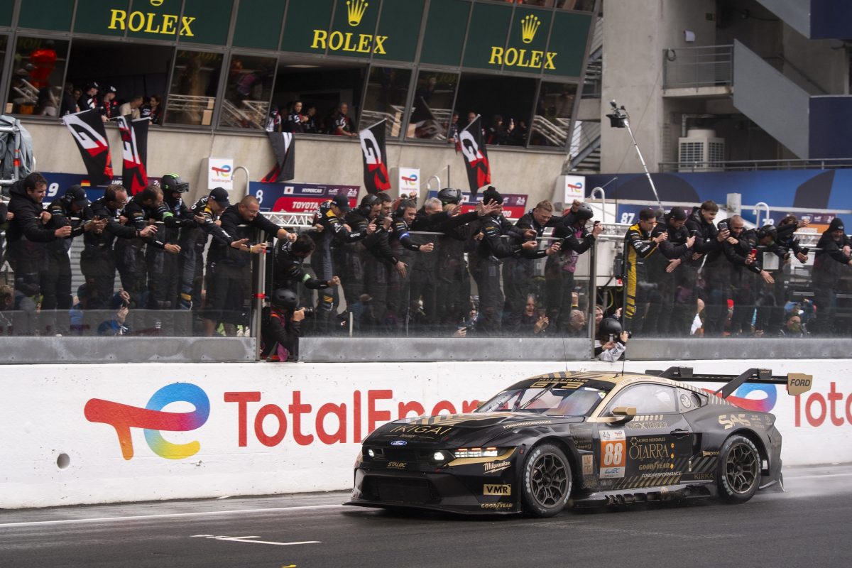 24hLeMans24 061616024754685ND بروتون كومبيتيشن وفورد بيرفورمانس يتفوقان في سباق لومان مع المشاركة الأولى لموستانج GT3