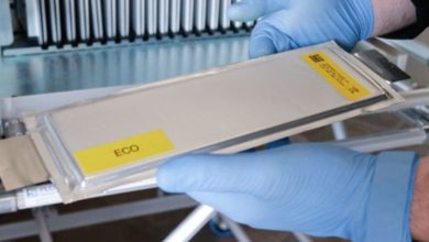 بطاريات السيارات