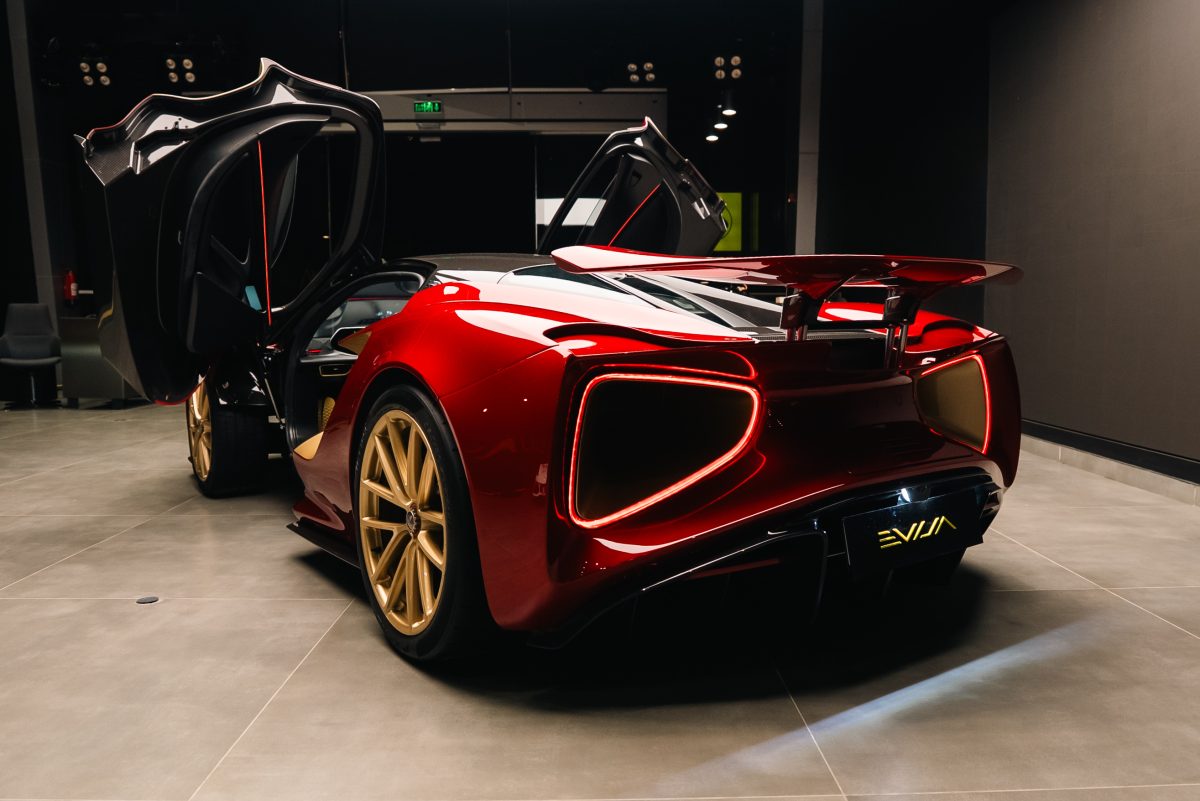 لوتس إيفيجا