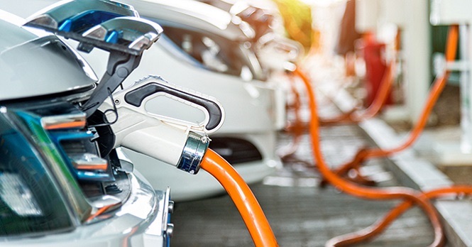 مبيعات السيارات الكهربائية المستعملة تقفز 40% مع تراجع أسعارها