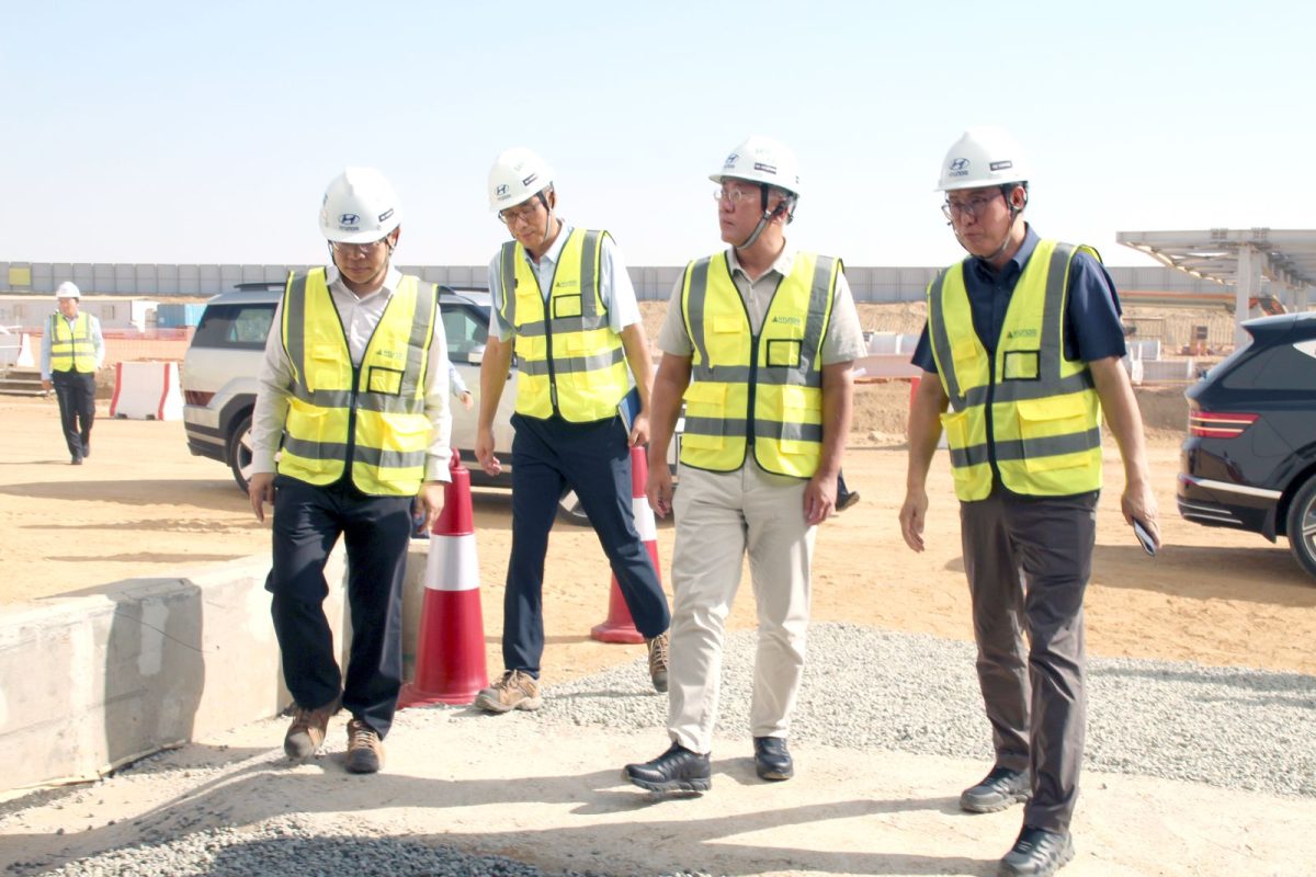 الرئيس التنفيذي لمجموعة هيونداي موتور، أويسون تشونغ، يلتقي صاحب السمو الملكي ولي العهد، ويستعرض بناء المصنع الجديد واستراتيجية نمو المجموعة الرئيس التنفيذي لمجموعة هيونداي موتور، أويسون تشونغ