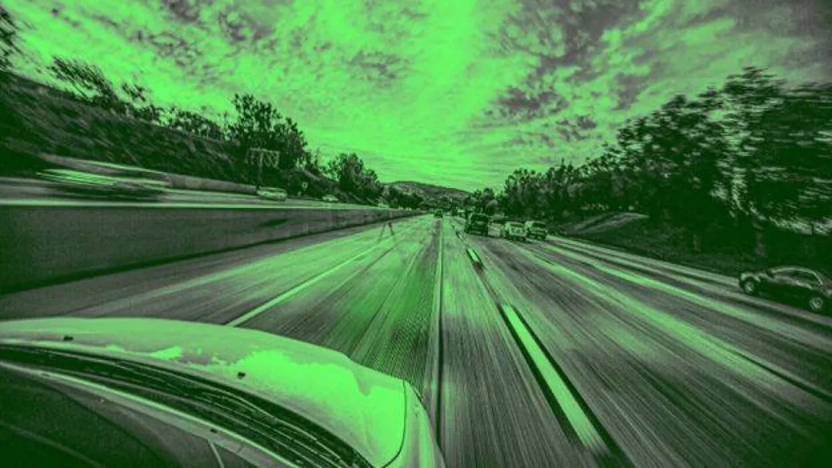 فرنسا تكشف عن طريق سريع لشحن السيارات كهربائية أثناء القيادة فرنسا تكشف عن طريق سريع لشحن السيارات كهربائية أثناء القيادة