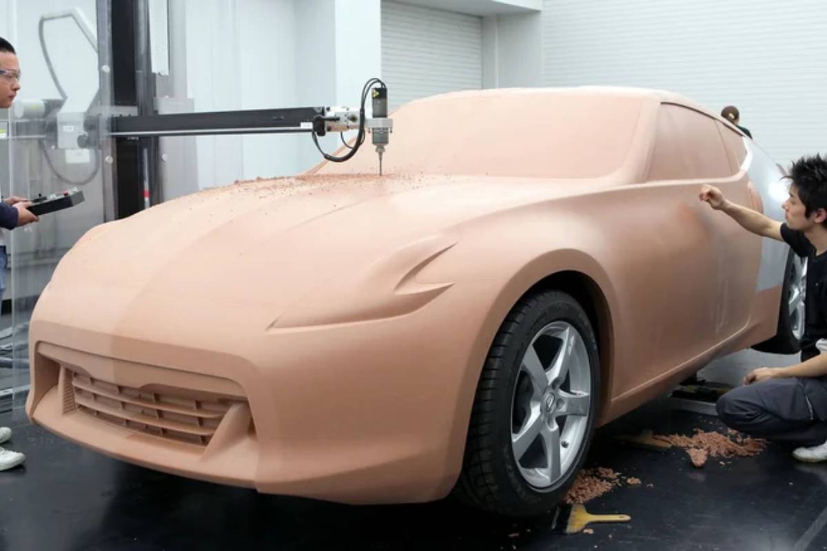 الطين أو الصلصال إحدى أهم خطوات تصميم السيارات لكن مع التطور التقني حالياً لماذا لم تطله الثورة الرقمية الطين في تصميم السيارات