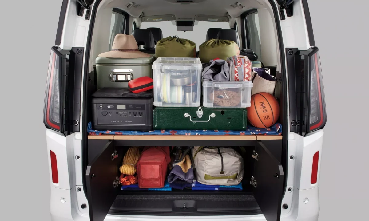 نيسان سيرينا