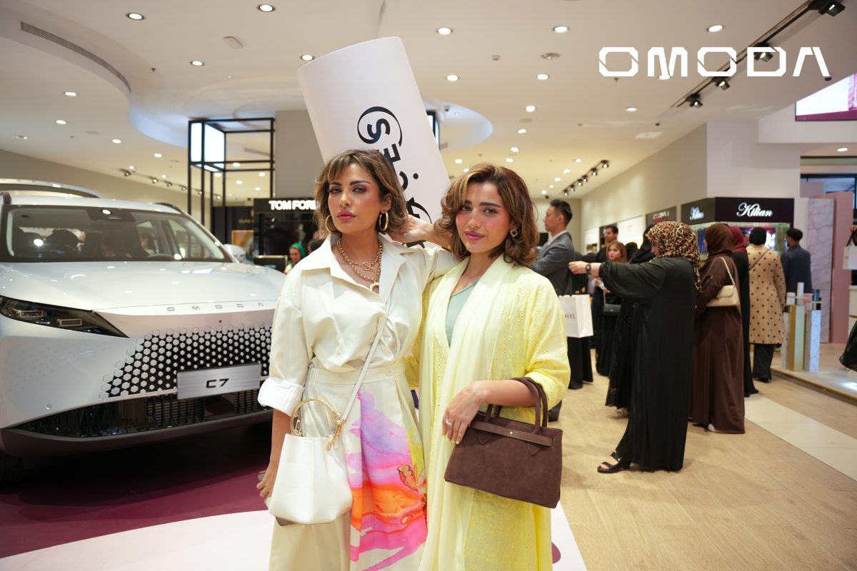 PIC 22 1 شراكة فريدة بين عالم السيارات وعالم الموضة يسبق الظهور الكبير لطراز OMODA C7 في مدينة الرياض