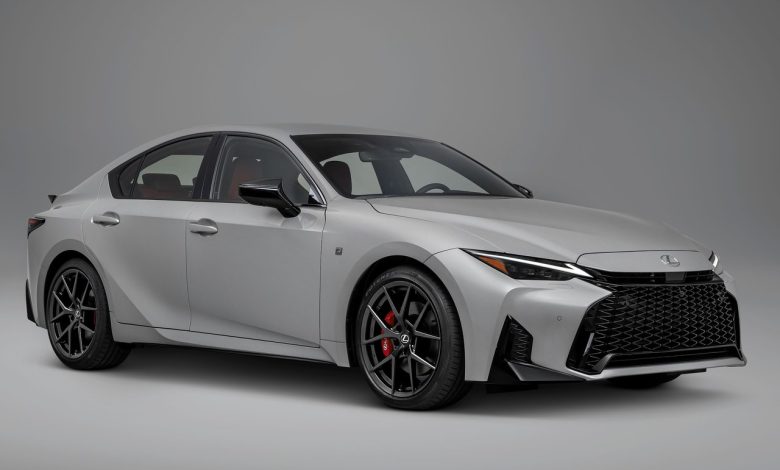 لكزس اليابانية تطرح IS موديل 2026 المُحدّثة بتصميم رياضي وتقنيات متطورة لكزس 1 لكزس اليابانية تطرح IS موديل 2026 المُحدّثة بتصميم رياضي وتقنيات متطورة