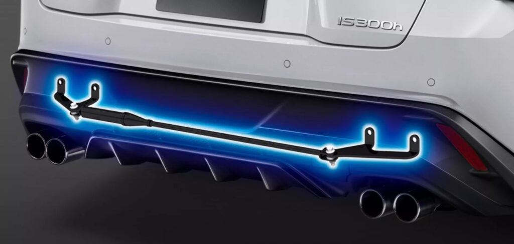 لكزس 4 لكزس اليابانية تطرح IS موديل 2026 المُحدّثة بتصميم رياضي وتقنيات متطورة